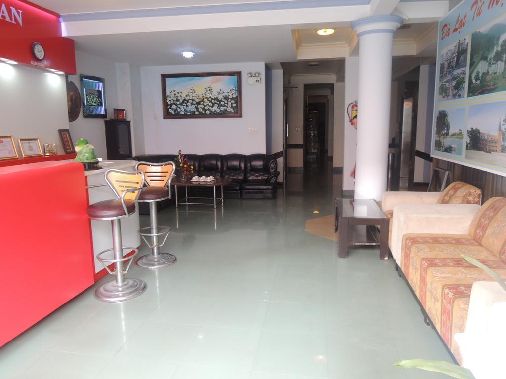 Y Lan Hotell Dalat Eksteriør bilde
