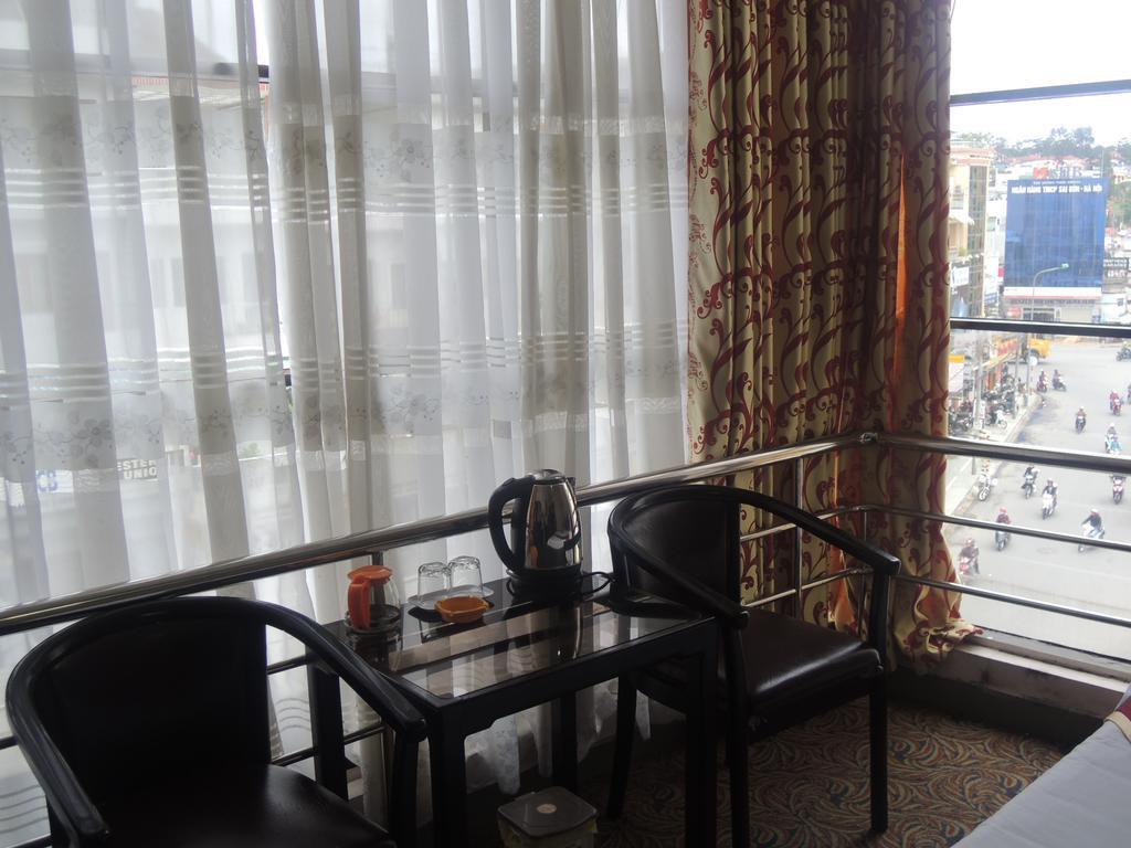 Y Lan Hotell Dalat Eksteriør bilde